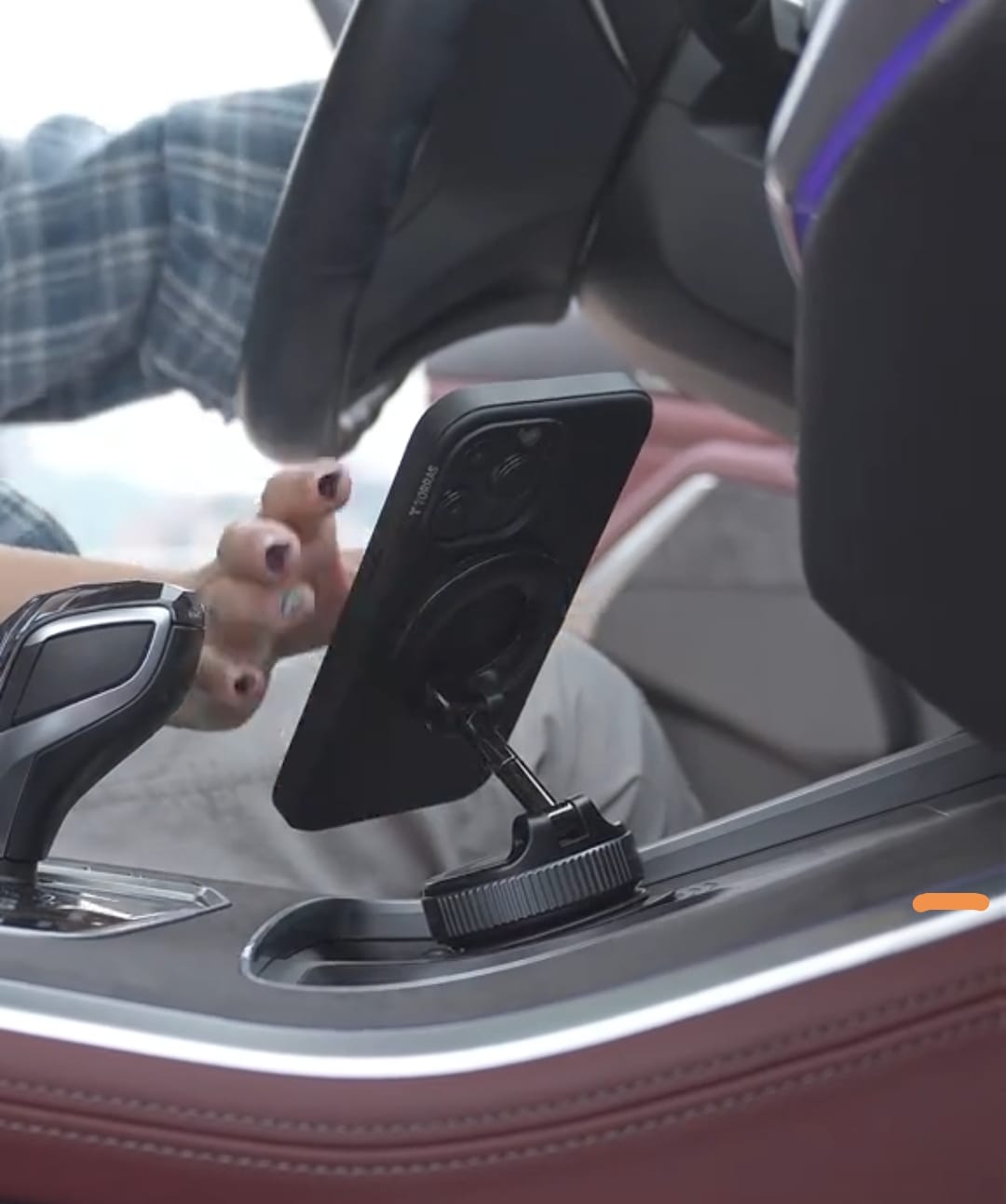 MAGNETIX HOLD™ | Mantén tu celular firme y seguro mientras conduces